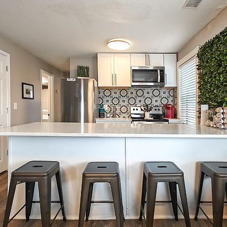 Heart Of Westport 1Br Villa Kansas City Exteriör bild