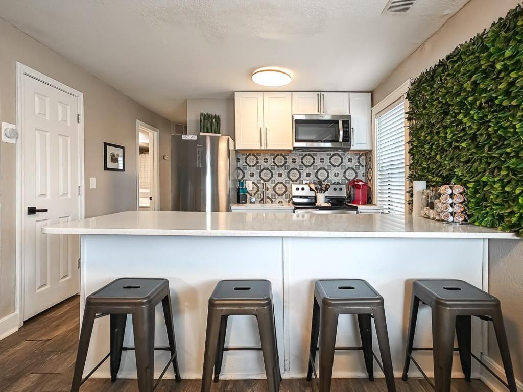 Heart Of Westport 1Br Villa Kansas City Exteriör bild