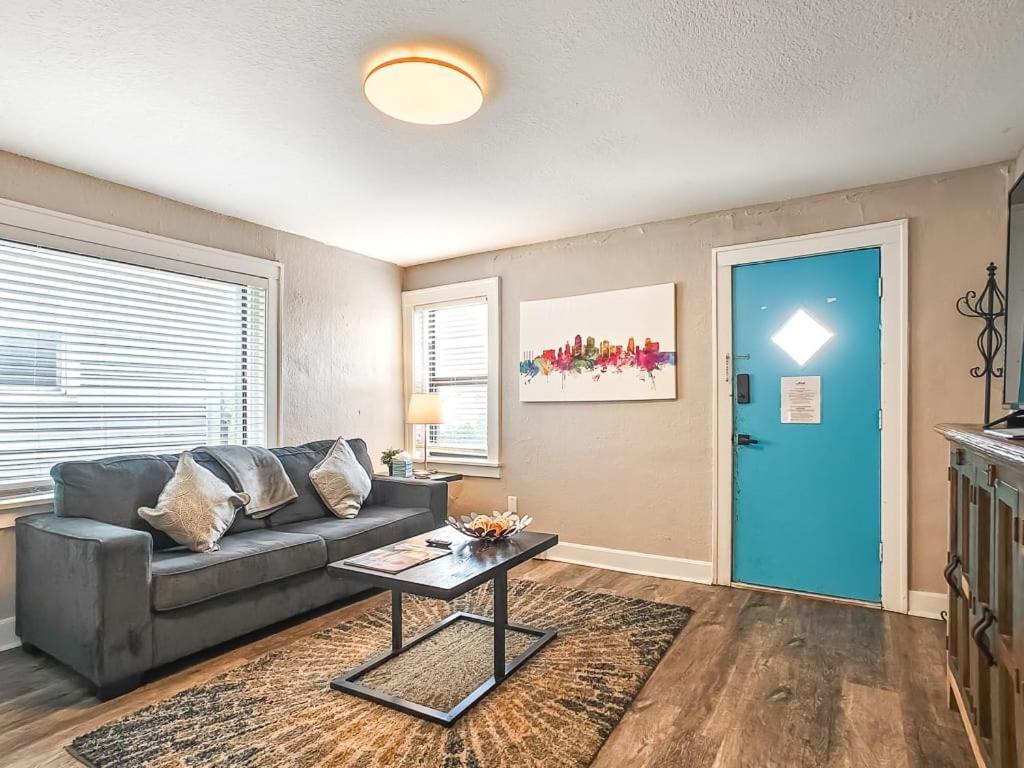 Heart Of Westport 1Br Villa Kansas City Exteriör bild