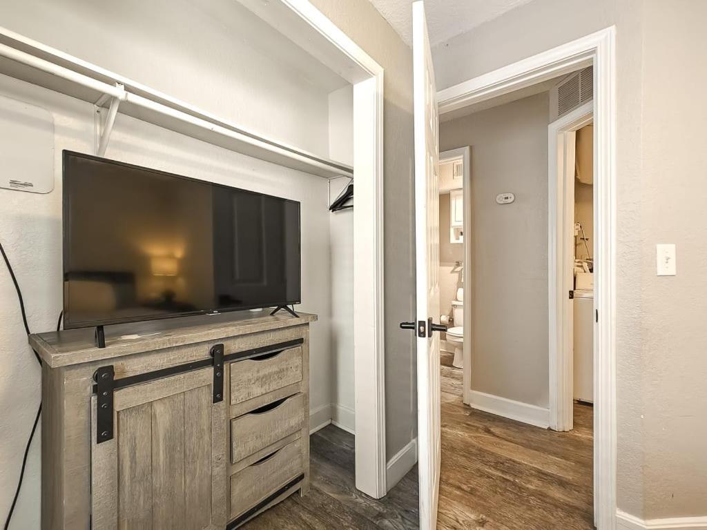 Heart Of Westport 1Br Villa Kansas City Exteriör bild