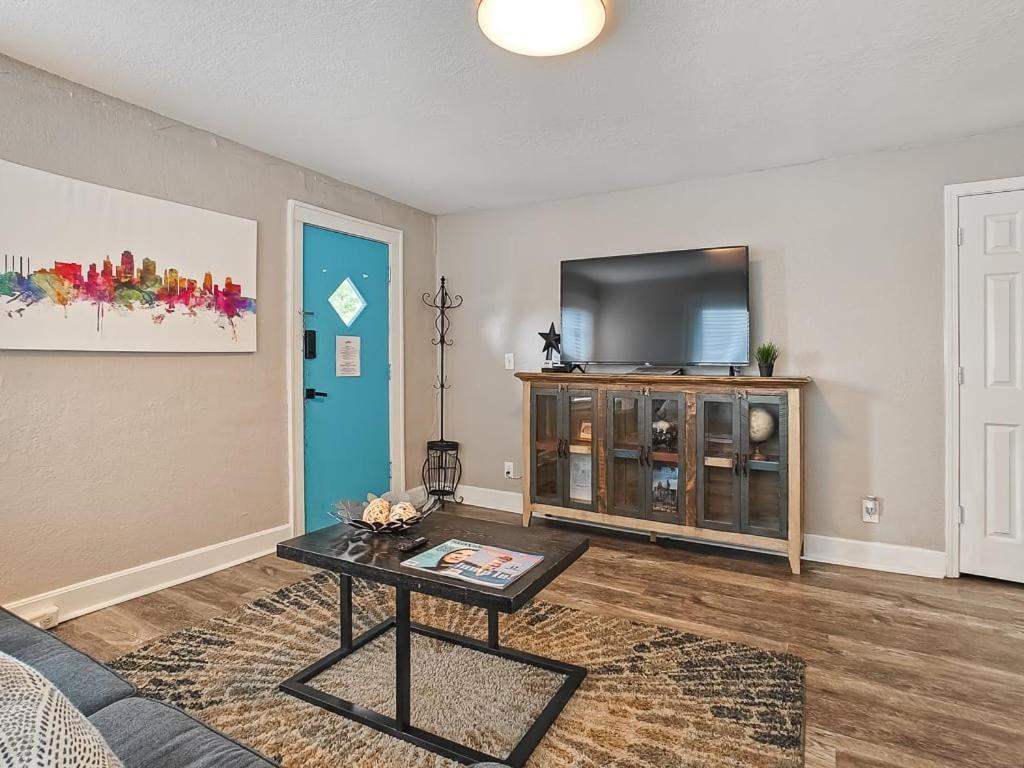 Heart Of Westport 1Br Villa Kansas City Exteriör bild