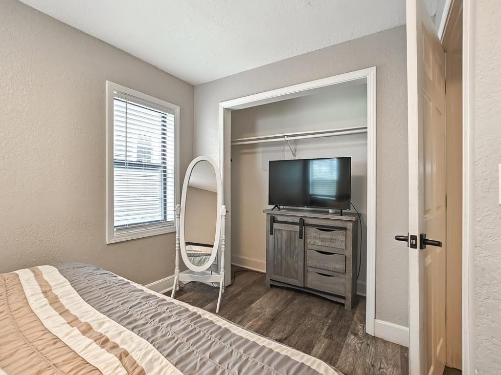 Heart Of Westport 1Br Villa Kansas City Exteriör bild
